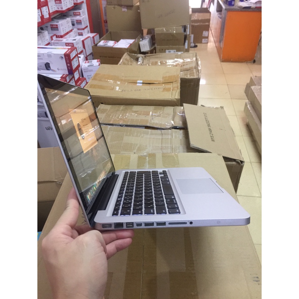 Macbook Pro (13.3 Inch, 2012)  - Core i5 / RAM 8GB / SSD 256GB