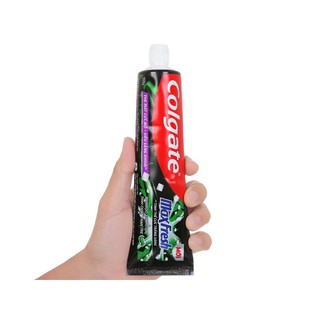 Kem đánh răng Colgate MaxFresh tinh chất than tre 200g
