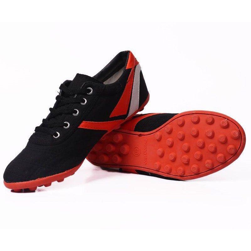 Giầy đinh đá bóng mới Thượng Đình