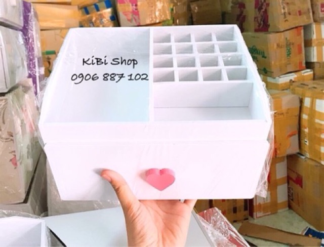 Kệ mỹ phẩm trắng mini 25cm núm tim