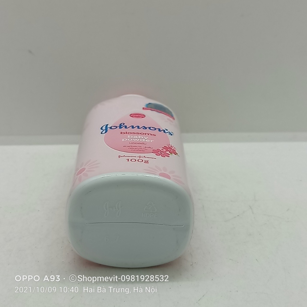 Phấn Johnson's baby powder hương hoa giúp da khô thoáng chai 100g