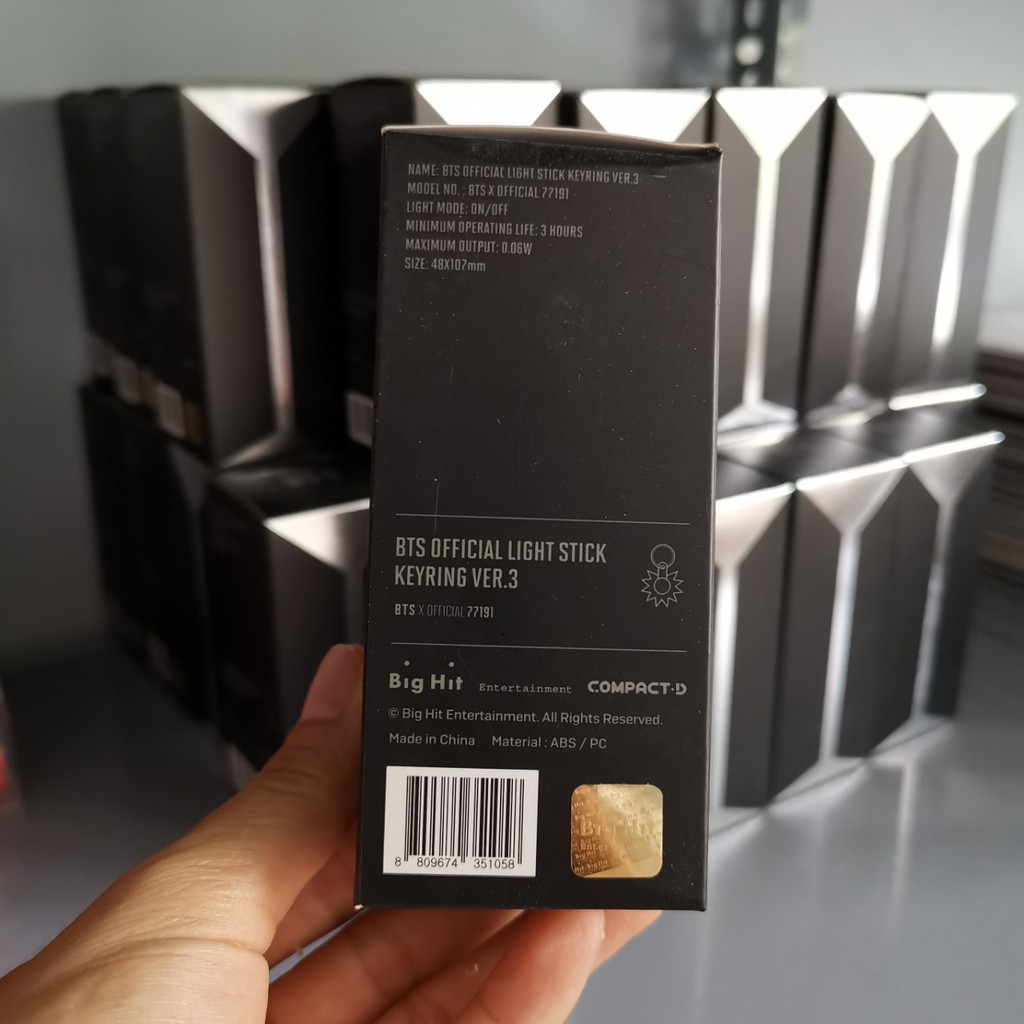 Bangtan OFFICIAL LIGHTSTICK KEYRING BOMB VER.3 Hàng Chính Hãng BigHit (K61) | BigBuy360 - bigbuy360.vn