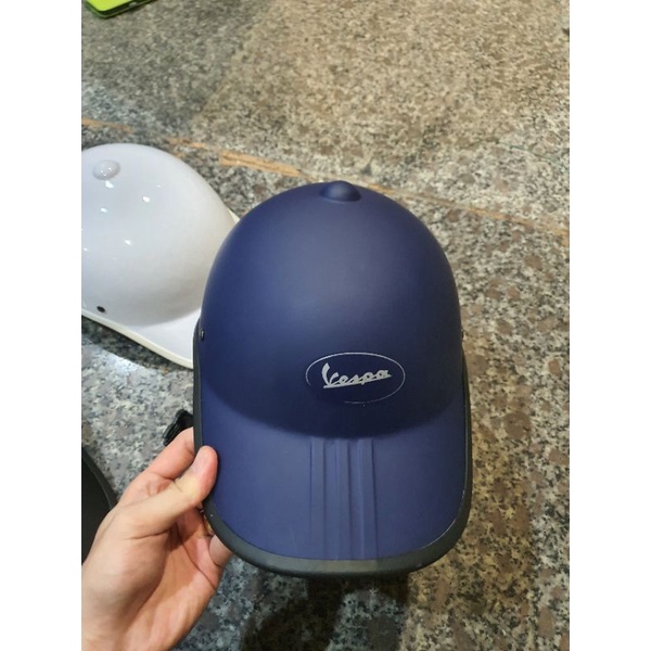 Nón bảo hiểm lưỡi trai