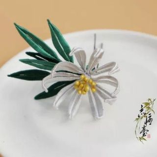 Trâm Hoa Cánh Bướm