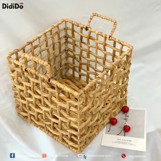Giỏ lục bình đan thưa khung sắt