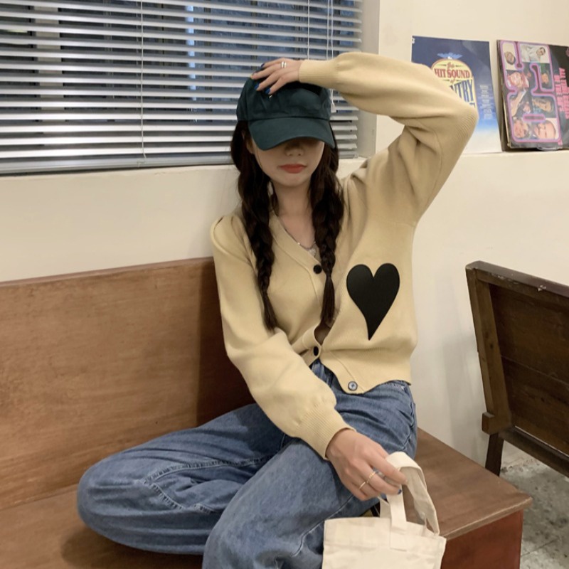 Áo khoác cardigan ngắn dáng rộng cổ chữ V thêu hình trái tim phong cách Hàn Quốc thời trang cho nữ
