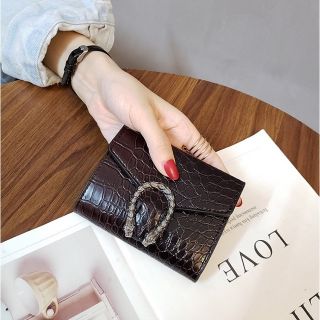 Ví nữ da cá sấu khoá rồng V30