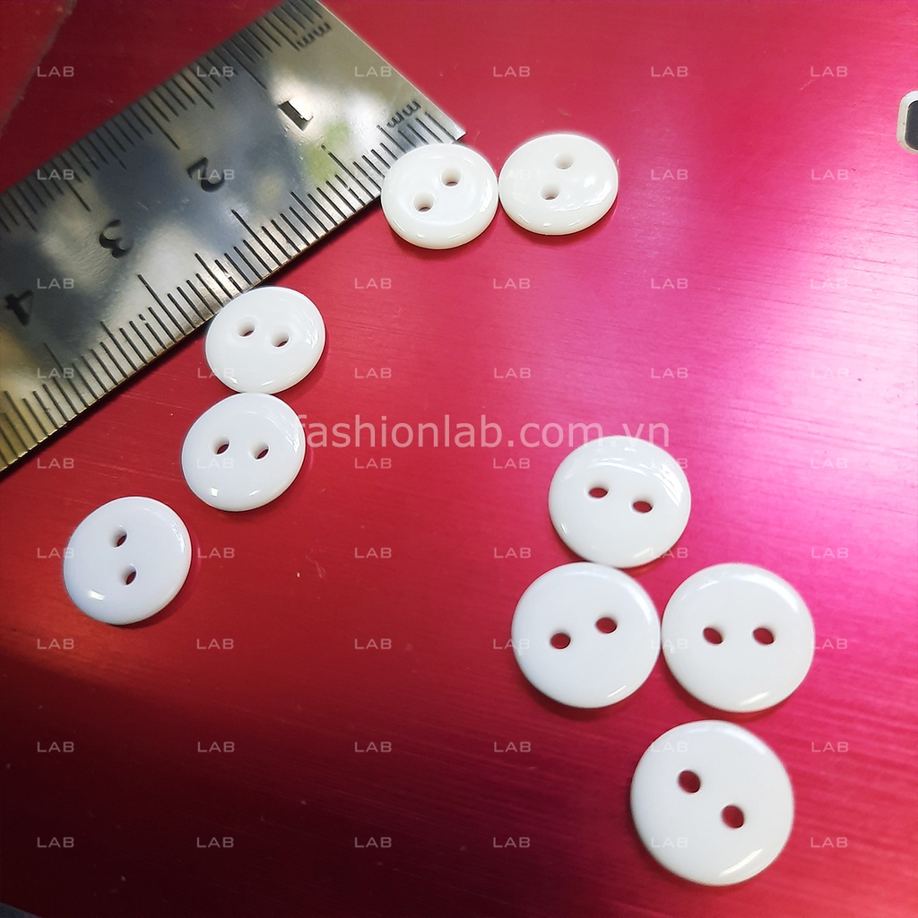 (100 chiếc) Khuy cúc nhựa 2 lỗ không viền #0202