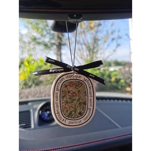 Lá thơm treo xe khử mùi xe hơi