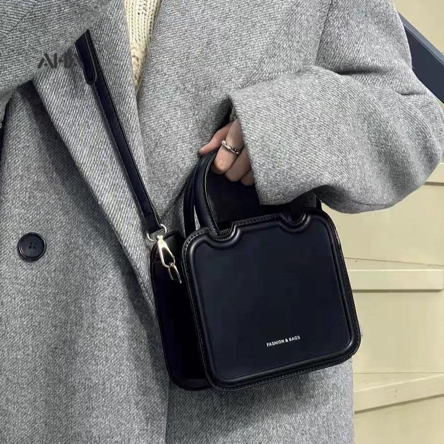 Túi đeo chéo AHA Official phong cách retro cho nữ