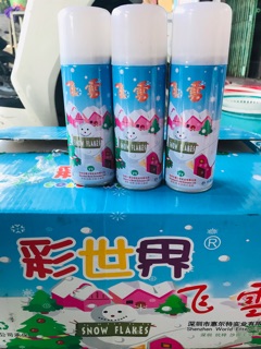 Bình xịt tuyết tan bọt trắng