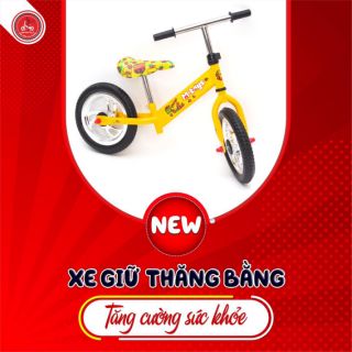 Xe thăng bằng cân bằng cho bé