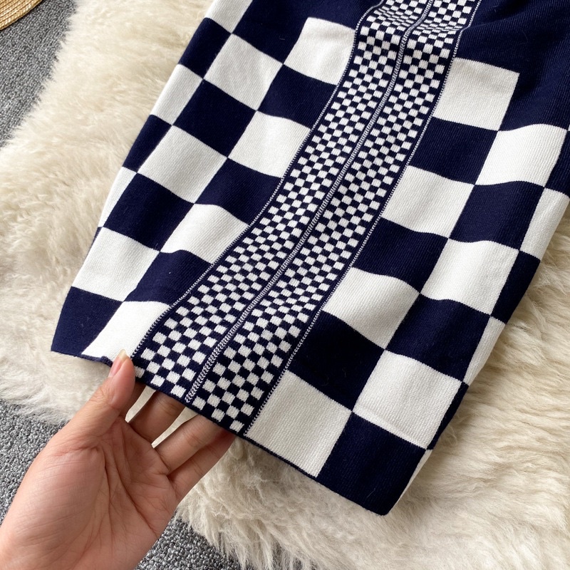 Đầm body thun len dệt kim sọc caro sát nách