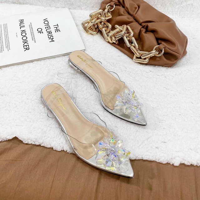 GIÀY BÚP BÊ BÍT TRONG MŨI NHỌN ĐÍNH HOA SIÊU SANG