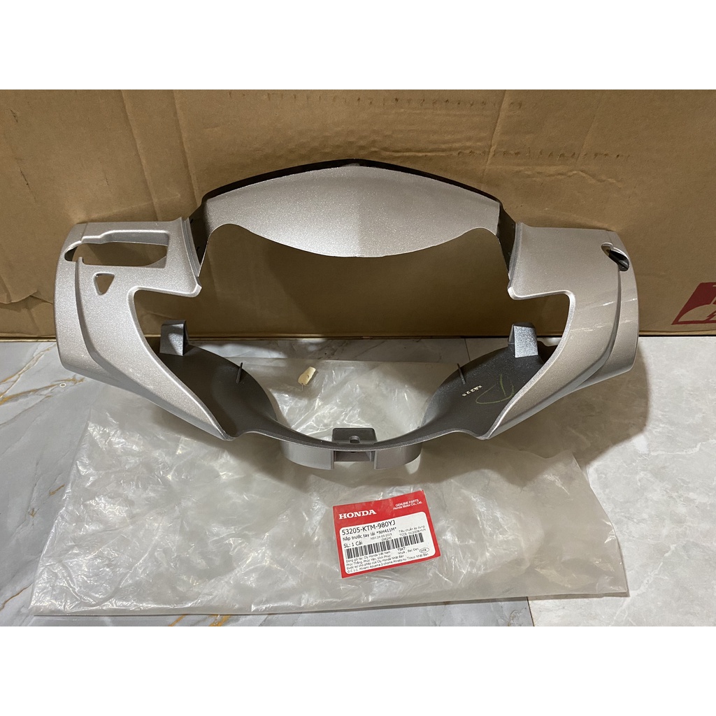 Nắp trước tay lái - Bàn thờ HONDA FUTURE NEO năm 2008 màu Bạc đen.