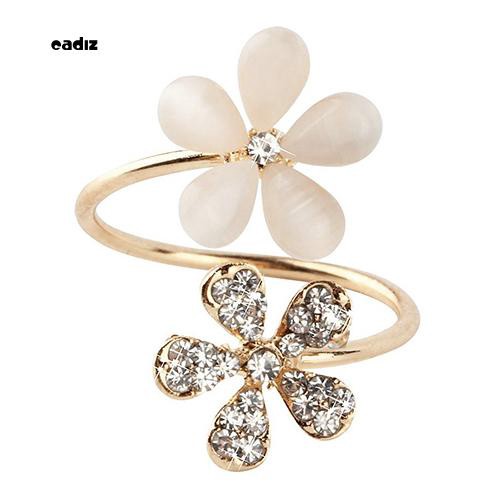 Nhẫn hở đính đá hình hoa cúc sang trọng