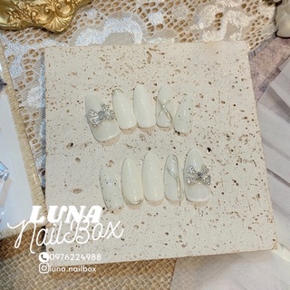 Móng giả thiết kế nơ trắng tiểu thư