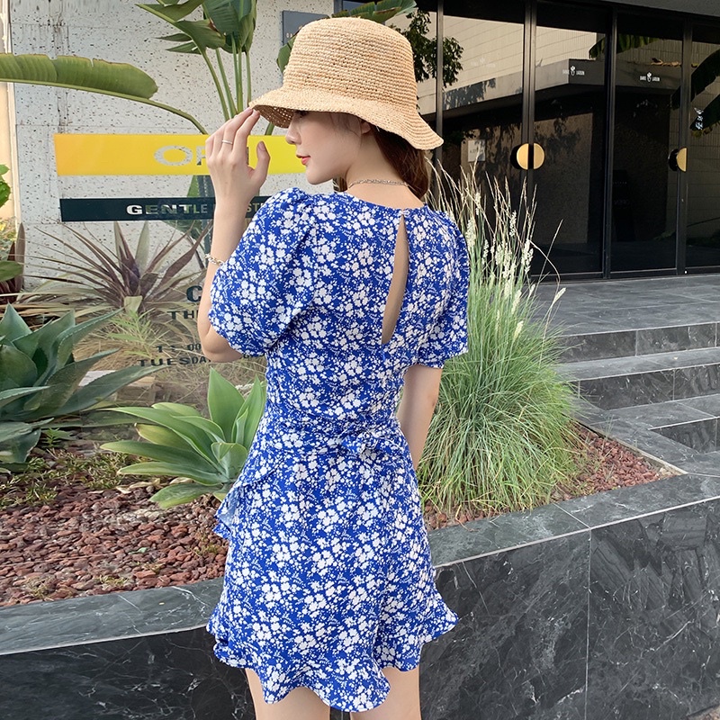 Jumpsuit xanh hoa nhí tà bèo nhún thiết kế