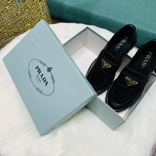 Giày tây công sở nữ Prada