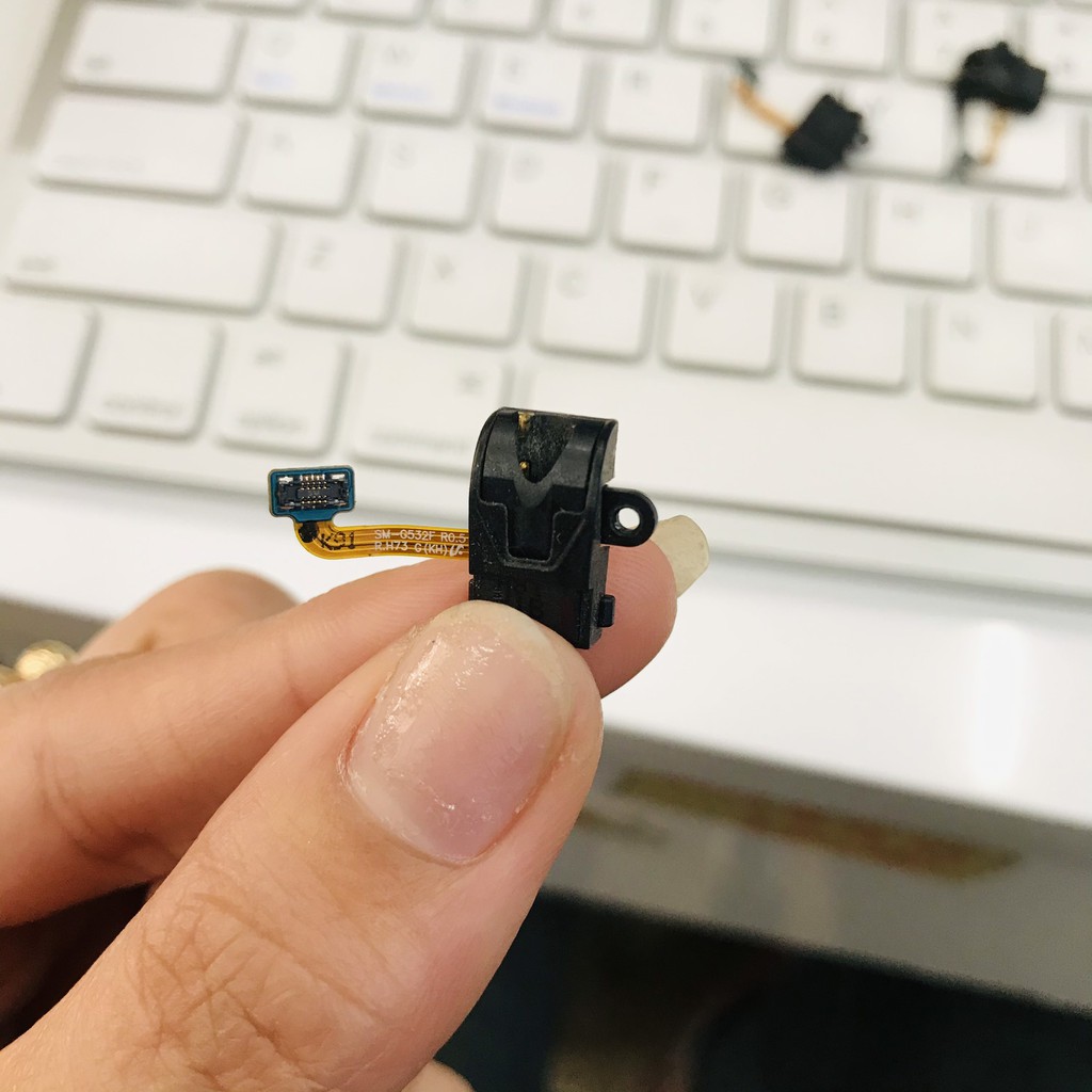 Jack cắm tai nghe / ổ cắm tai nghe Samsung J2 prime ( G532) zin bóc máy , bảo hành lỗi