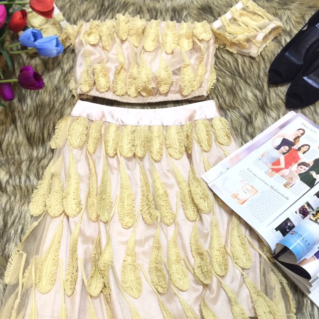 Set áo crotop trễ vai kết hợp chân váy màu sắc sang chảnh, hàng thiết kế, giá gốc là #650 k shop sale 30% còn #450k !!