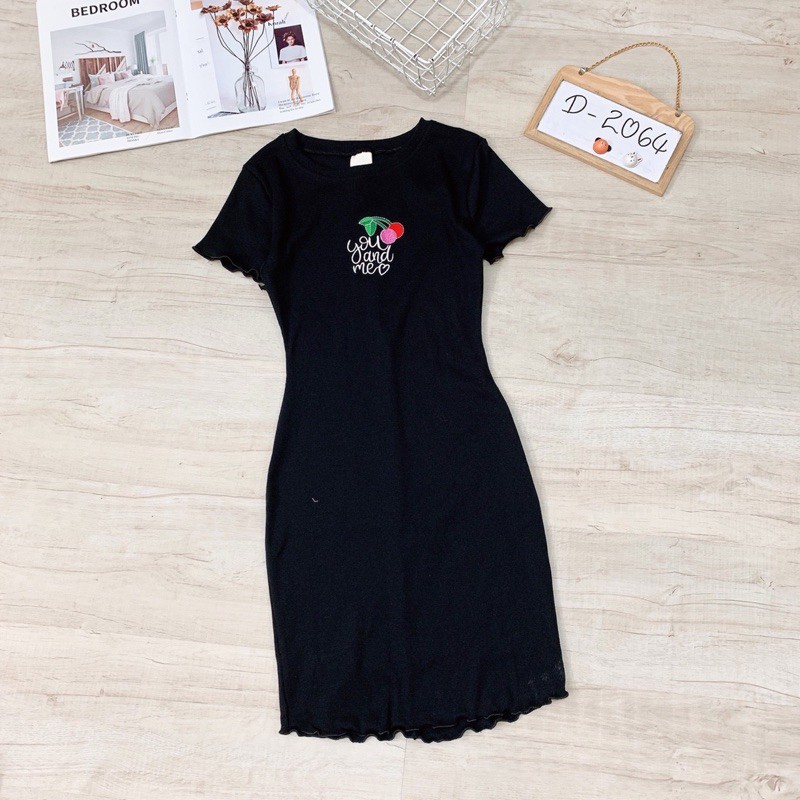 Đầm thun ôm body thêu hình