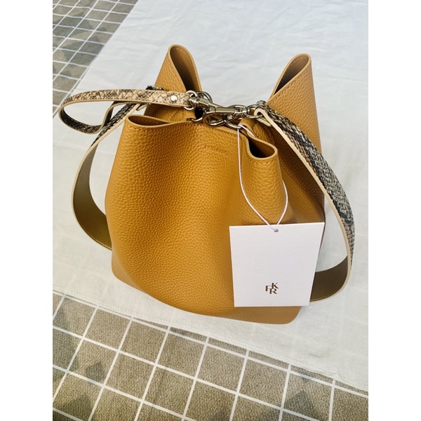 Túi Find Kapoor Pingo Mustard 20-23 chính hãng