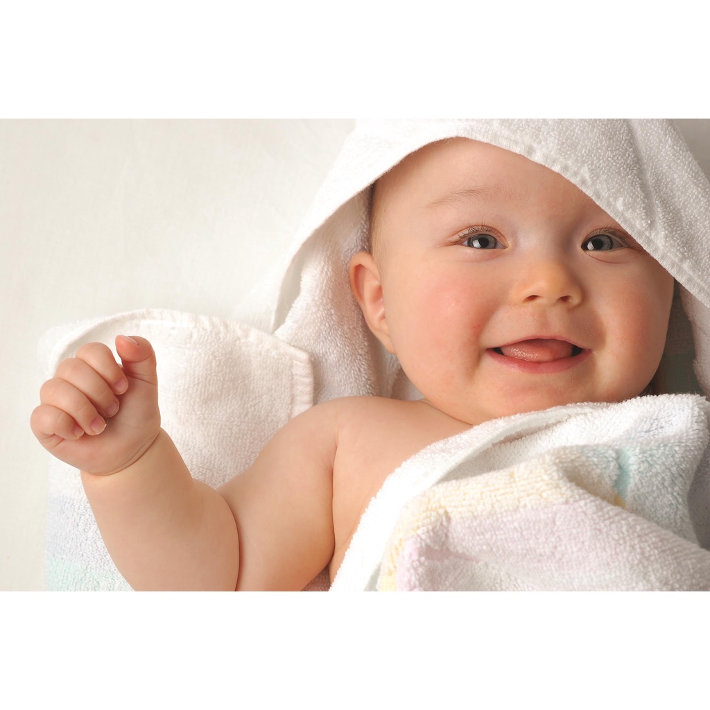 Tranh dán tường Hình Em Bé Baby Cực dễ thương