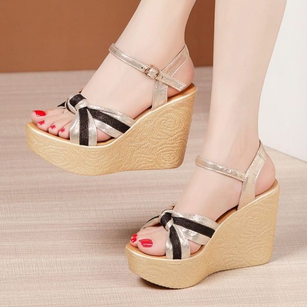 GIÀY SANDAL ĐẾ XUỒNG QUAI CHÉO PHỐI SỌC 10P