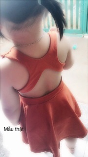 Đầm hở lưng