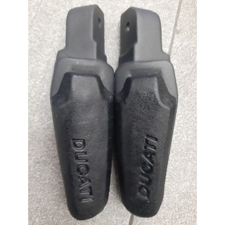 gác chân sau kiểu ducati