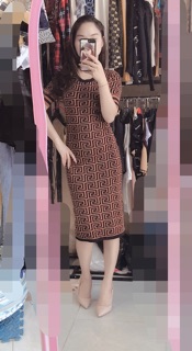 Váy len body fendi