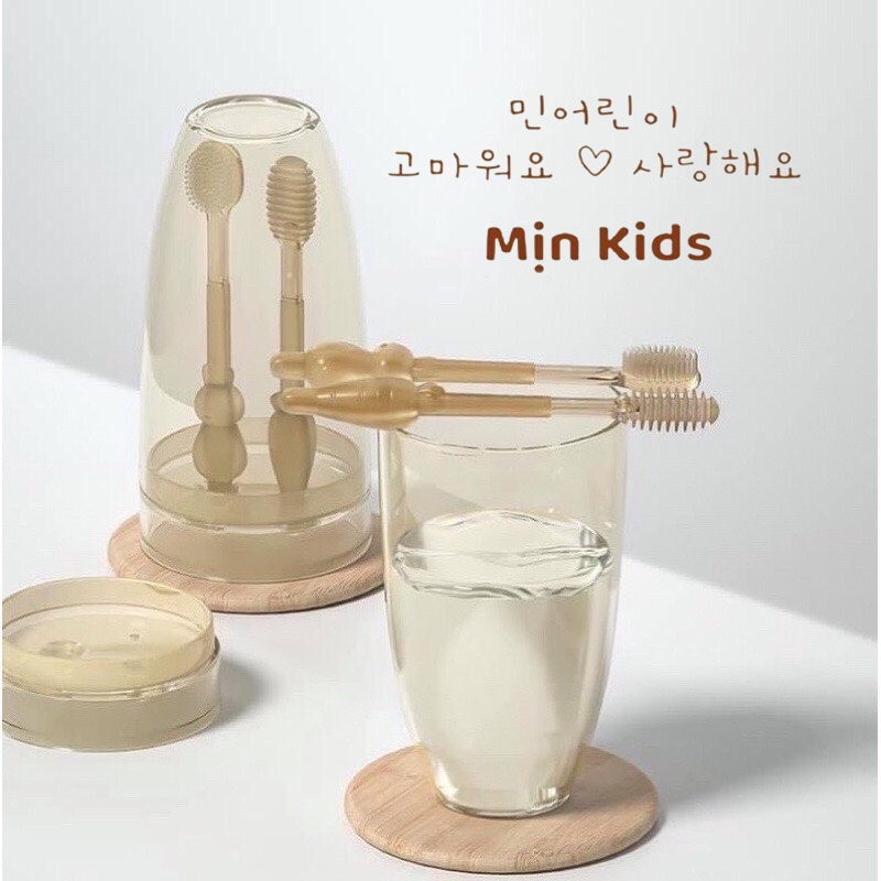 Set Rơ Lưỡi Bàn Chải Silicon An Toàn Cho Bé 0-12 Tháng Tuổi Kèm Cốc Đựng - Mịn Kids