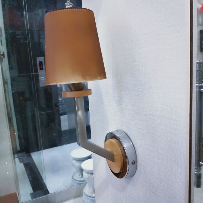 Thanh lý Đèn treo tường inox chao giả gỗ