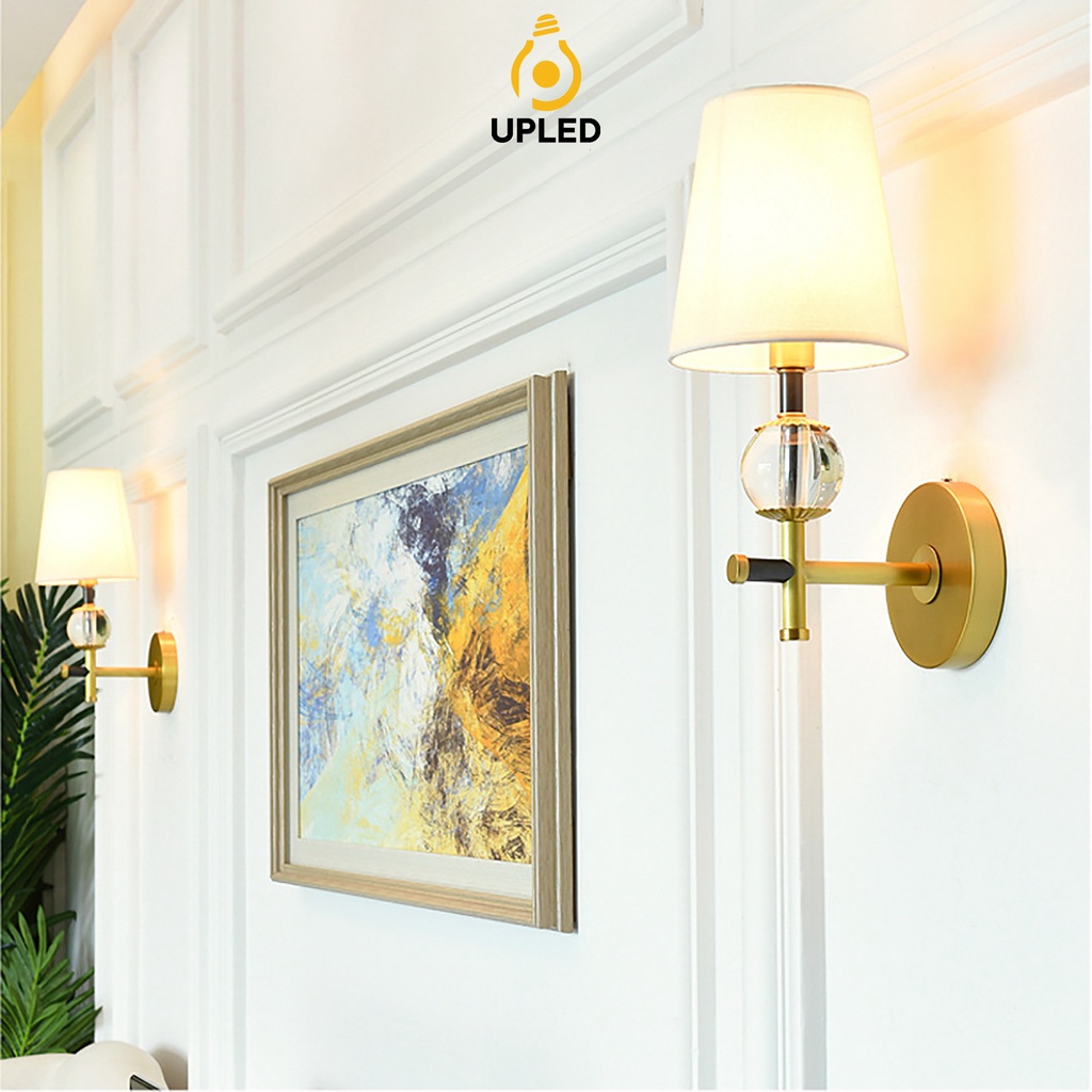 Đèn ngủ treo tường phòng khách mạ đồng chao vải UPLED kèm bóng