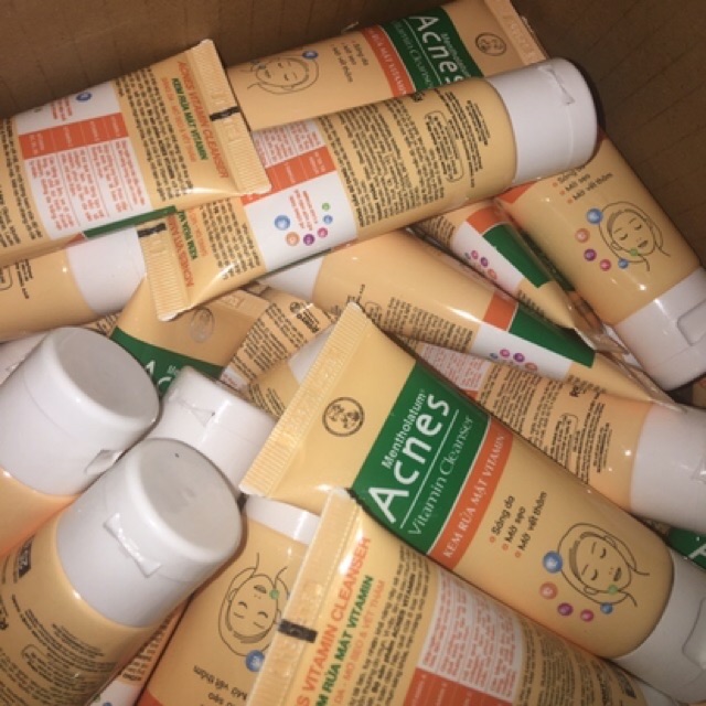 Sữa rửa mặt Acnes Vitamin Cleanser ( 100g)