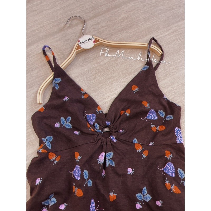 Váy hoa urban dư xịn saleeee