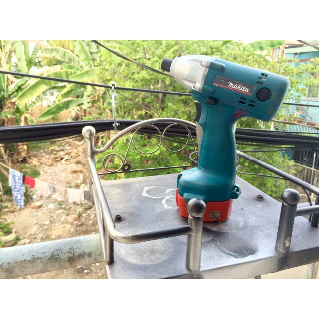 Máy bắt vít Makita 6914D
