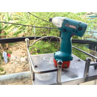 Máy bắt vít makita 6914d