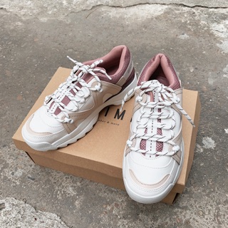 Sneaker Stradivarius
