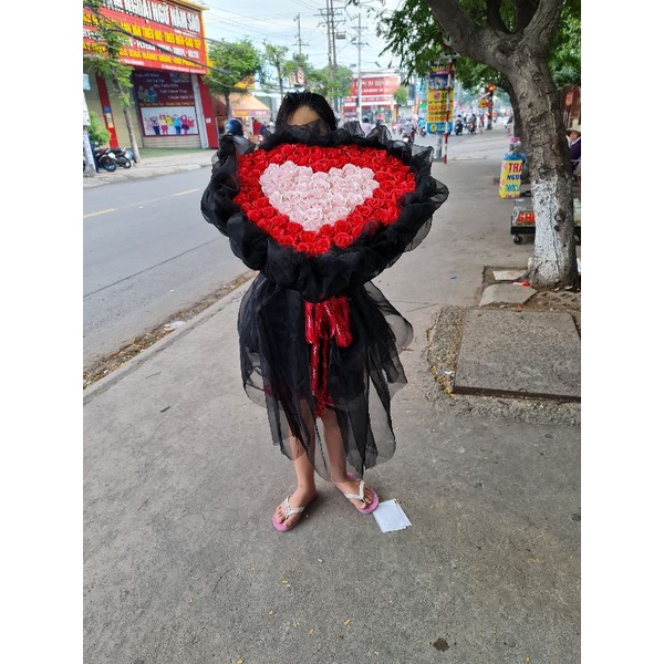 hoa hồng sáp bó 100 bông tim