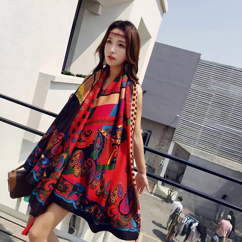 Khăn Đi Biển Hoạ Tiết Đỏ Công Phong Cách Boho Vintage