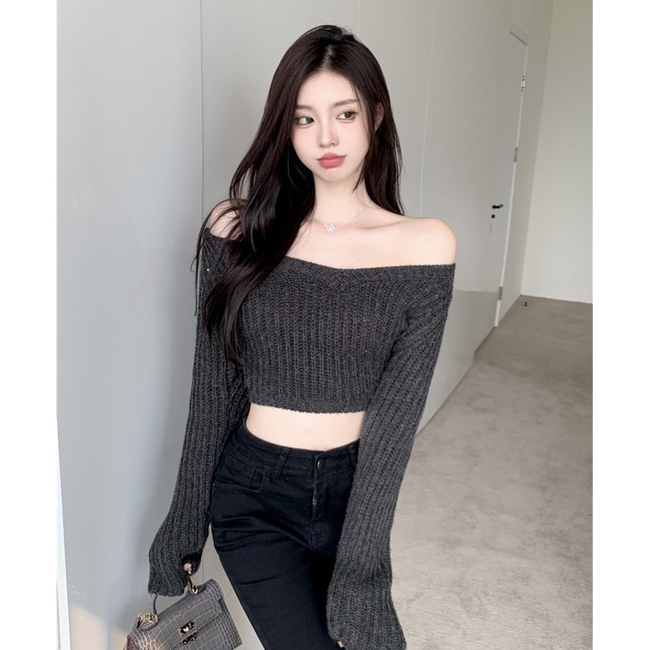 Áo croptop QADCOL tay dài cổ chữ V thiết kế ôm sát tôn dáng thời trang thanh lịch