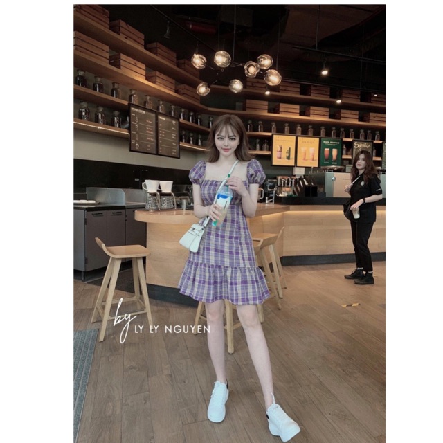 Váy cổ vuông kẻ tím đuôi cá tím
