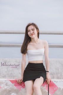 Áo Croptop trắng 2 dây