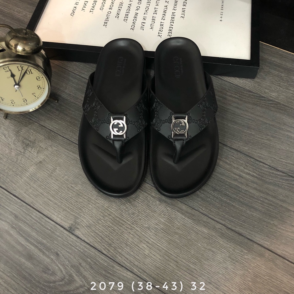 Dép Xỏ Ngón Nam, Dép Kẹp Nam Logo Thương Hiệu Màu Đen Đế Cao Su Chống Trượt Cực Bền - AKEY SHOP- 2086