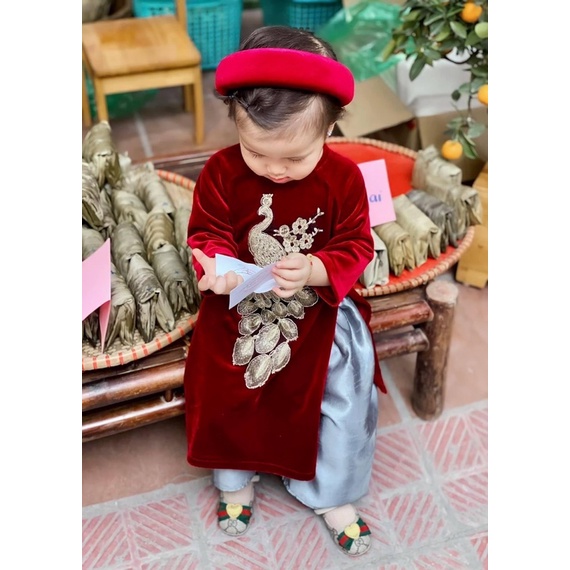 Set áo dài Tết bé gái thêu công phượng