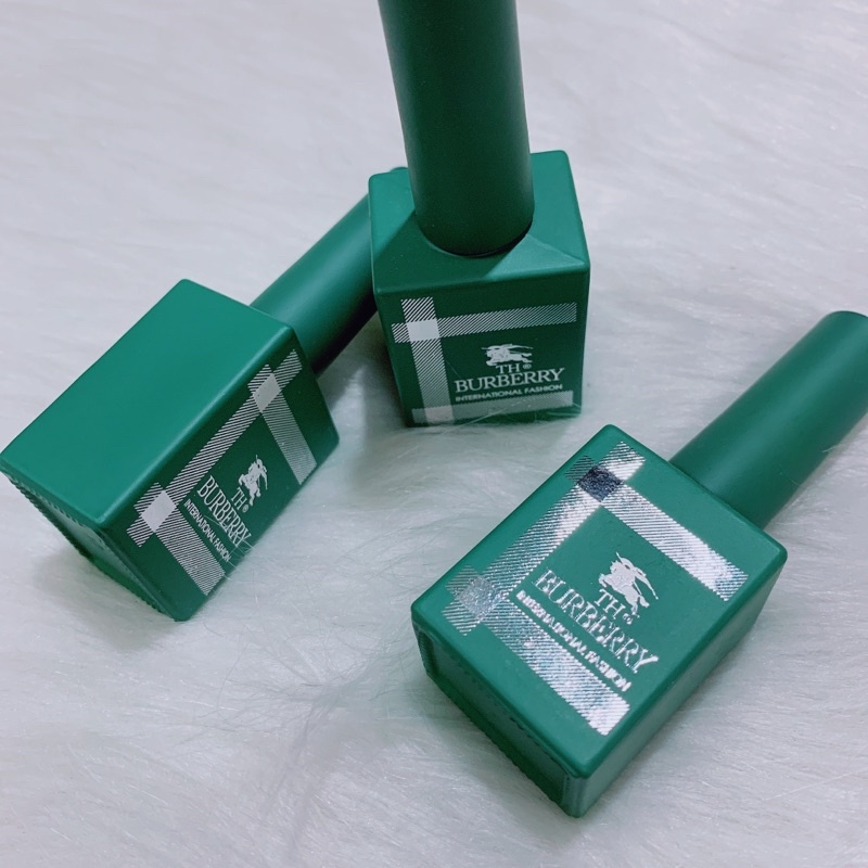 Sơn gel Burberry màu đen, Sơn gel Burberry màu trắng - LanChiNail