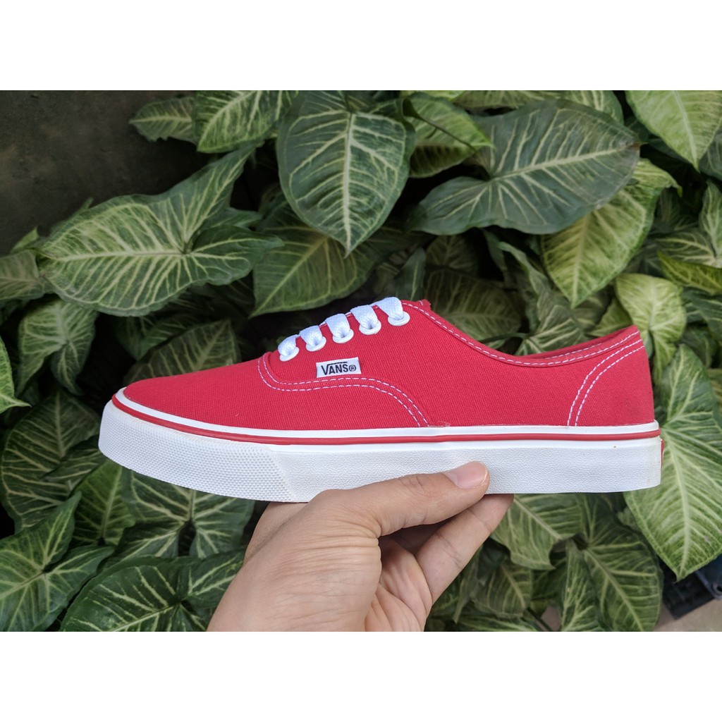 Giày Va bata Classic màu đỏ tươi