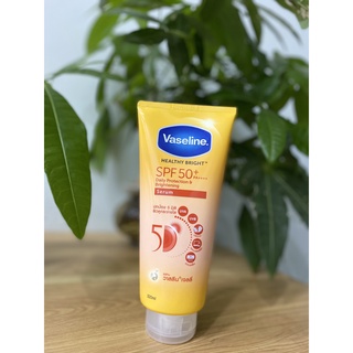 Sữa dưỡng thể chống nắng Vaseline 50x 320ml - Dưỡng thể trắng da body